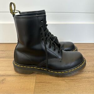 Dr. Doc Martens 11821 Black Leather 8-Eye "Air Wair" Boots Size 6 Women’s